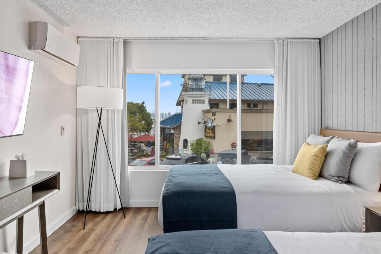 Deluxe Queen Room with Two Queen Beds