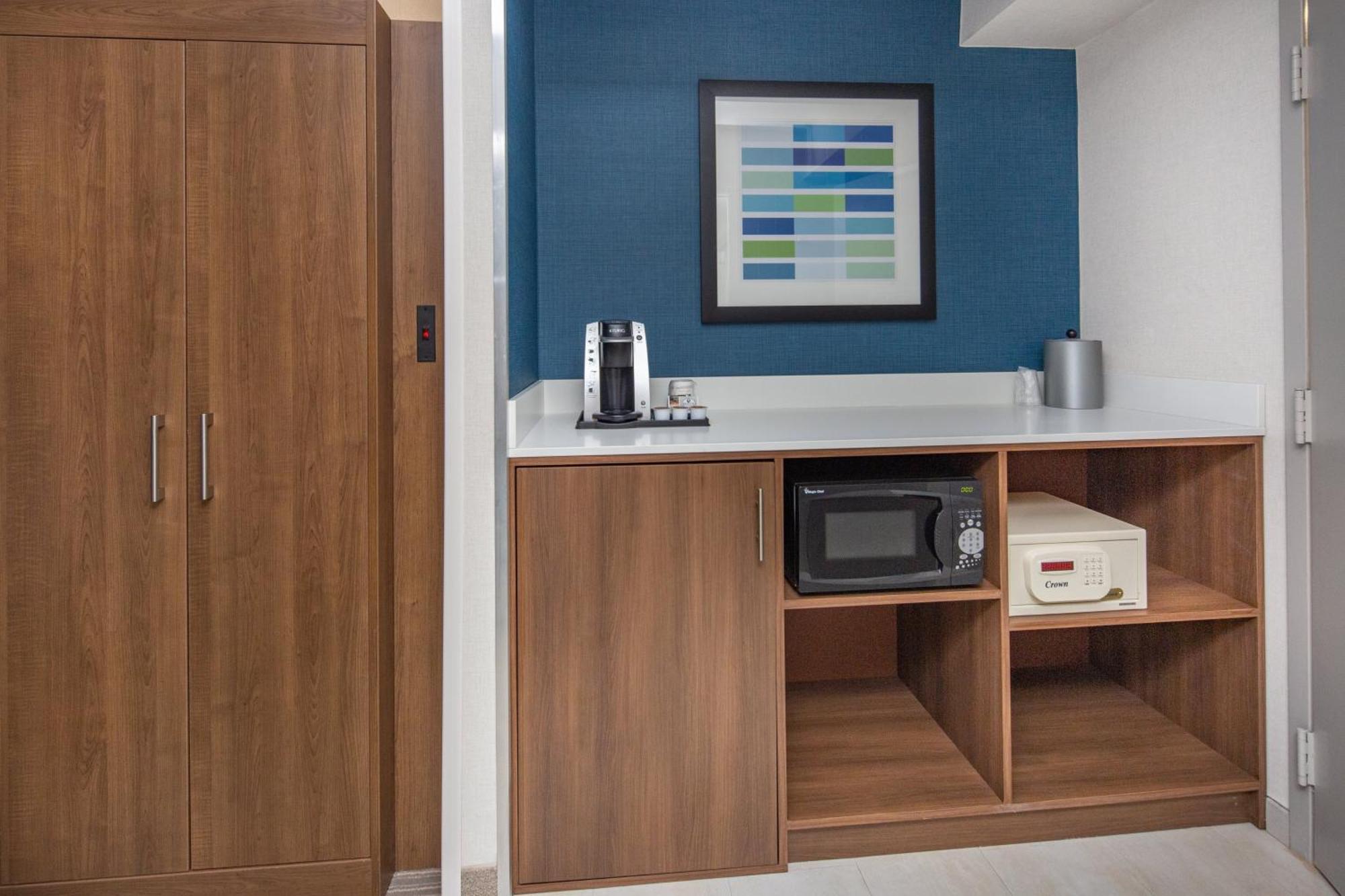 Standard Room Two Queen Beds