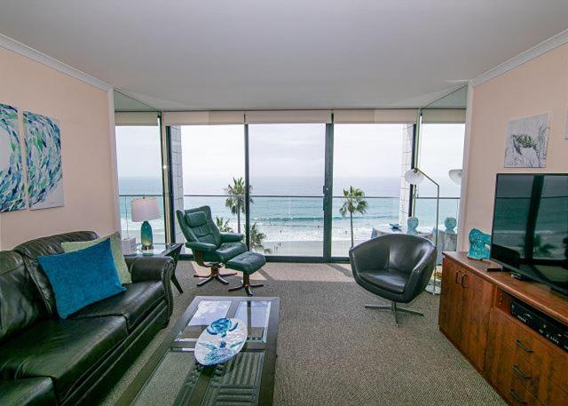 One-Bedroom Apartment with Ocean View
