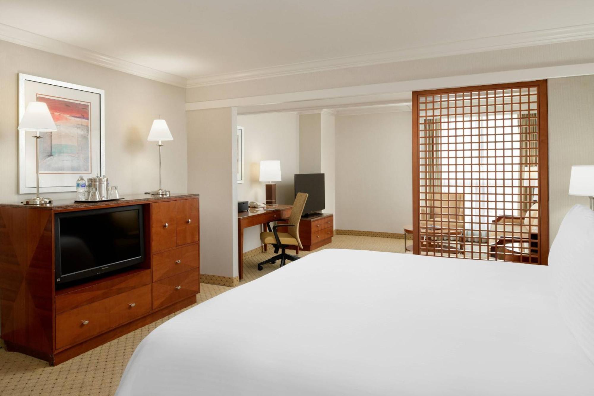 1 King, 1 Bedroom Junior Suite,1705683857:JPEG