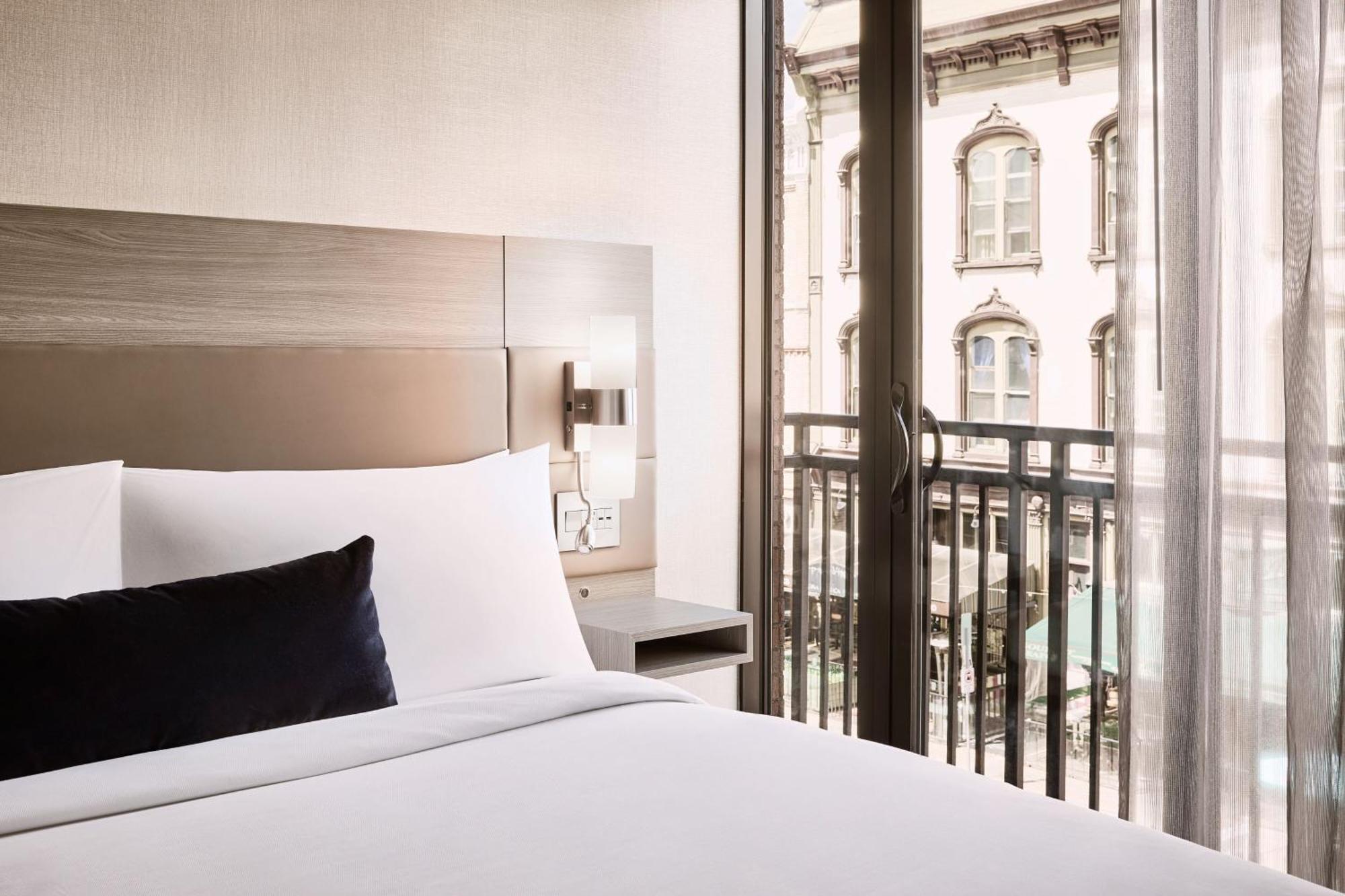 King Room with Balcony and Street View