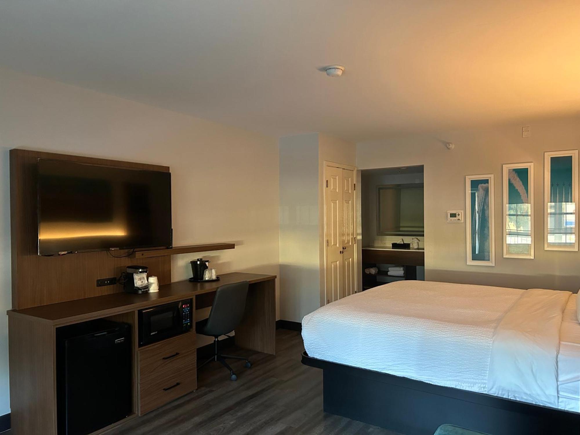 Queen Room with Two Queen Beds - Non-Smoking,1583106322:JPEG