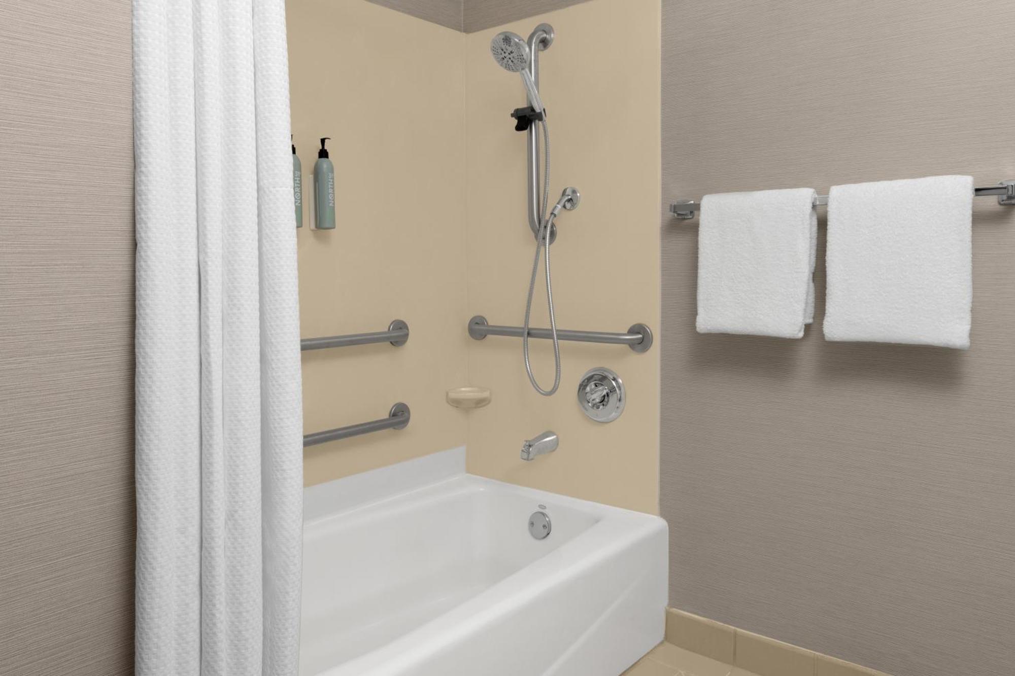 Queen Room Two Queen Beds Adapted Tub Balcony Mobility Accessible