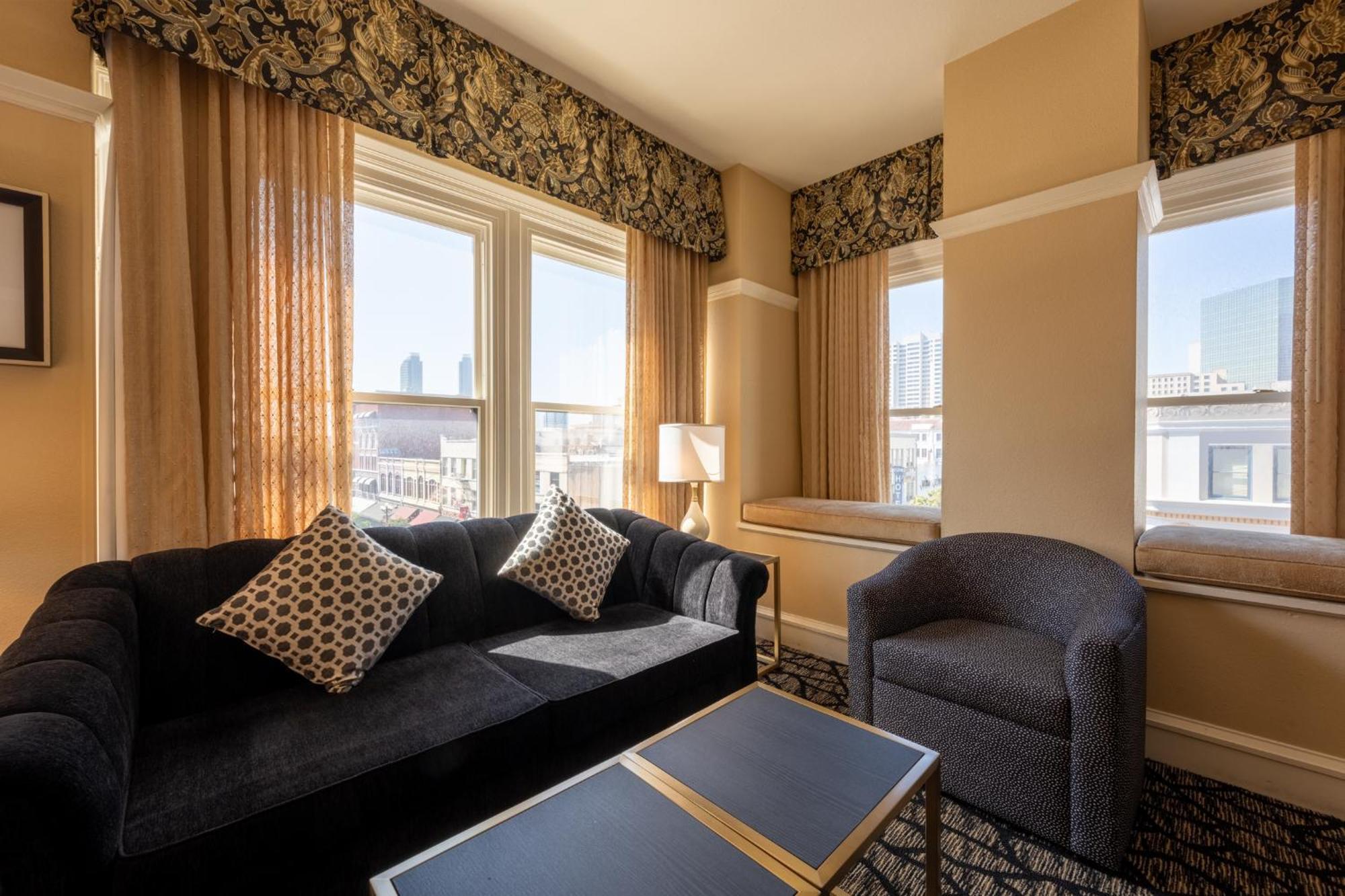 One-Bedroom Suite