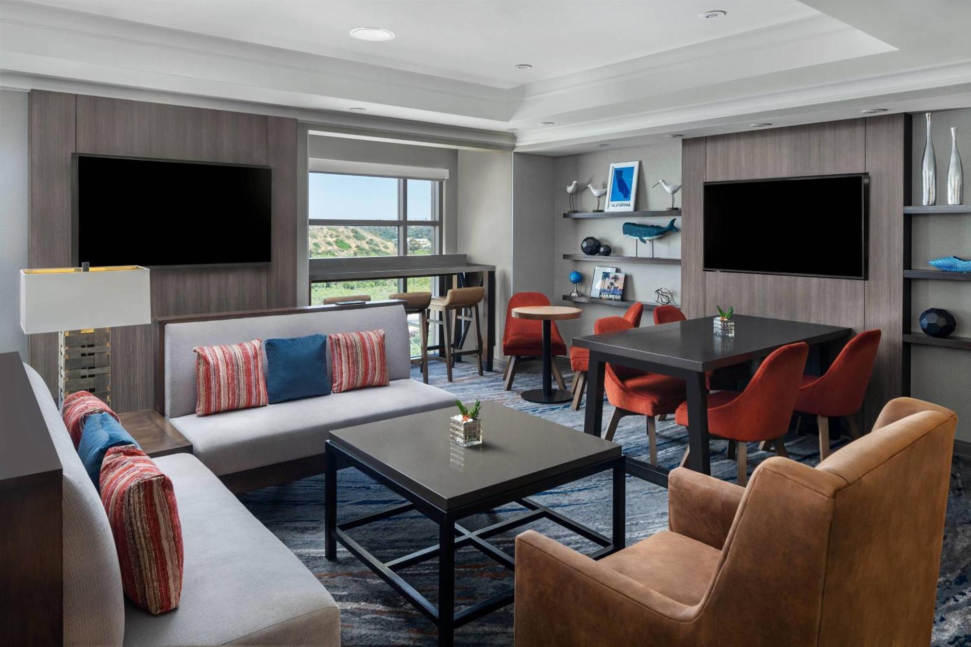 Queen Room Two Queen Beds Concierge Lounge Access