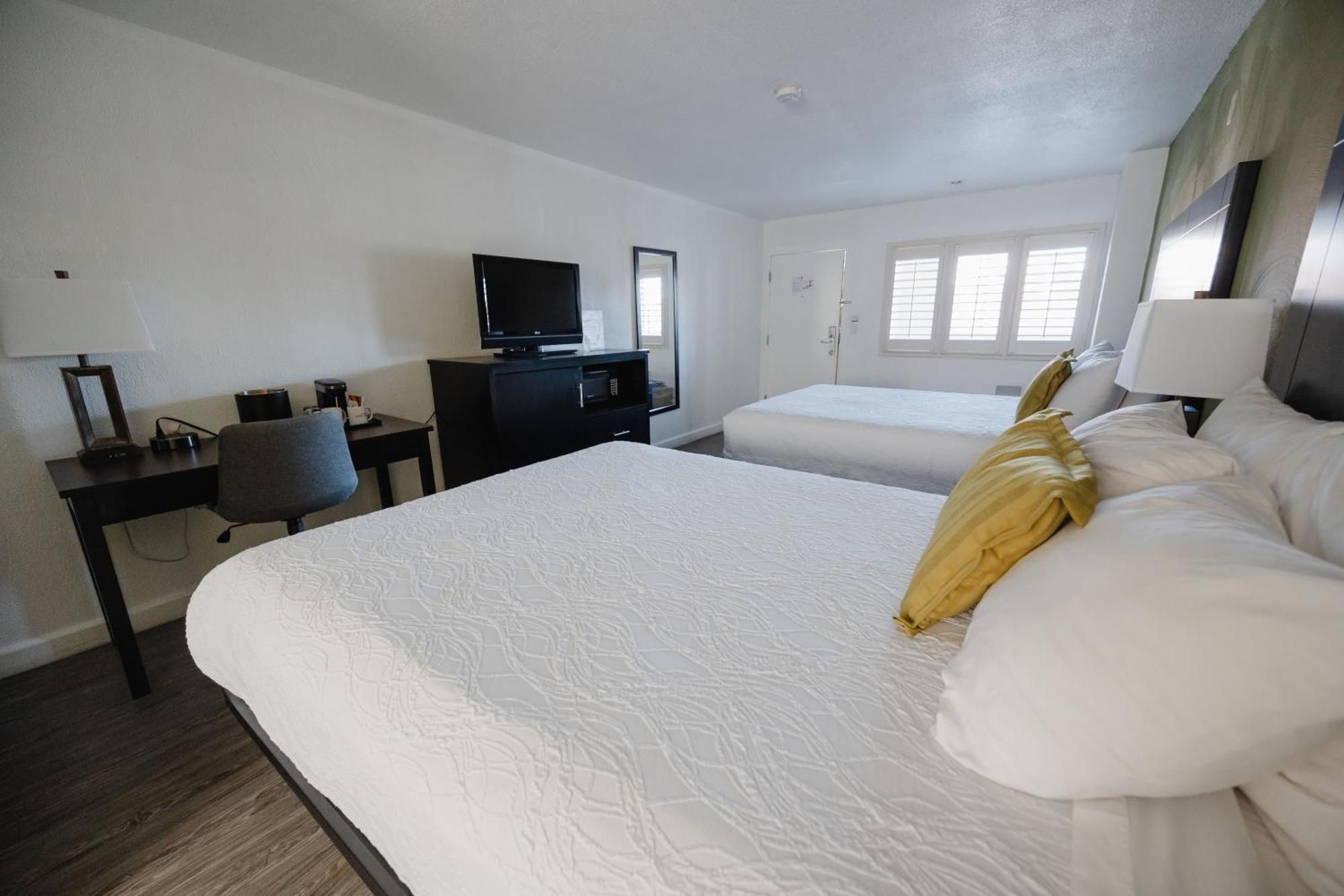 Queen Room Two Queen Beds