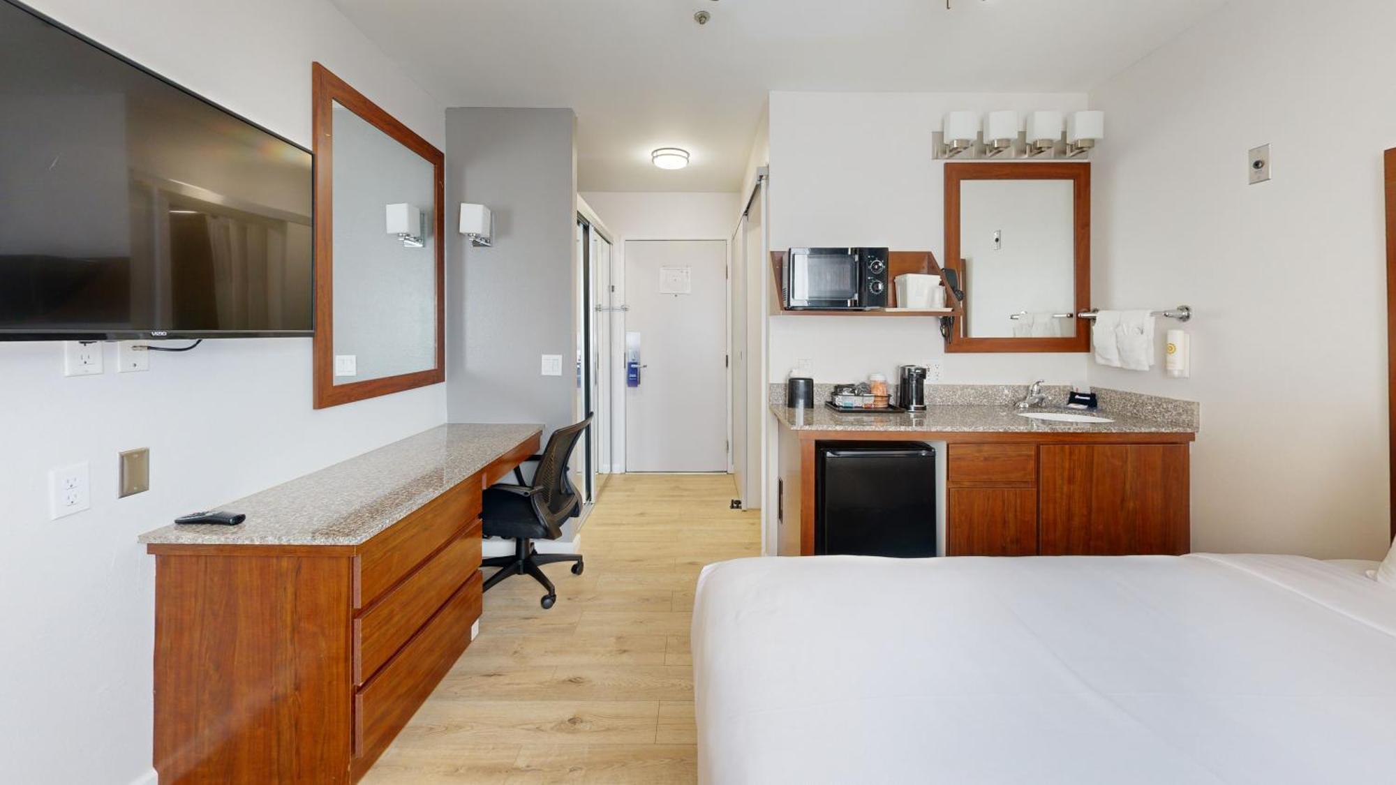 Standard Room One Double Bed Non-Smoking