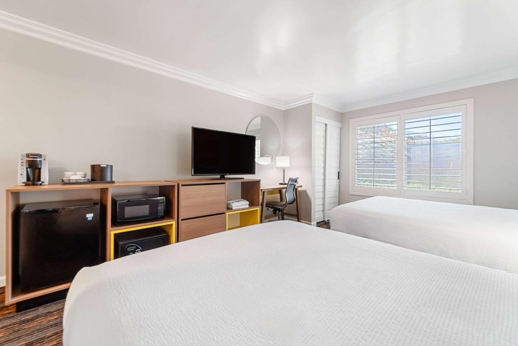 Premier Queen Room Two Queen Beds Non-Smoking