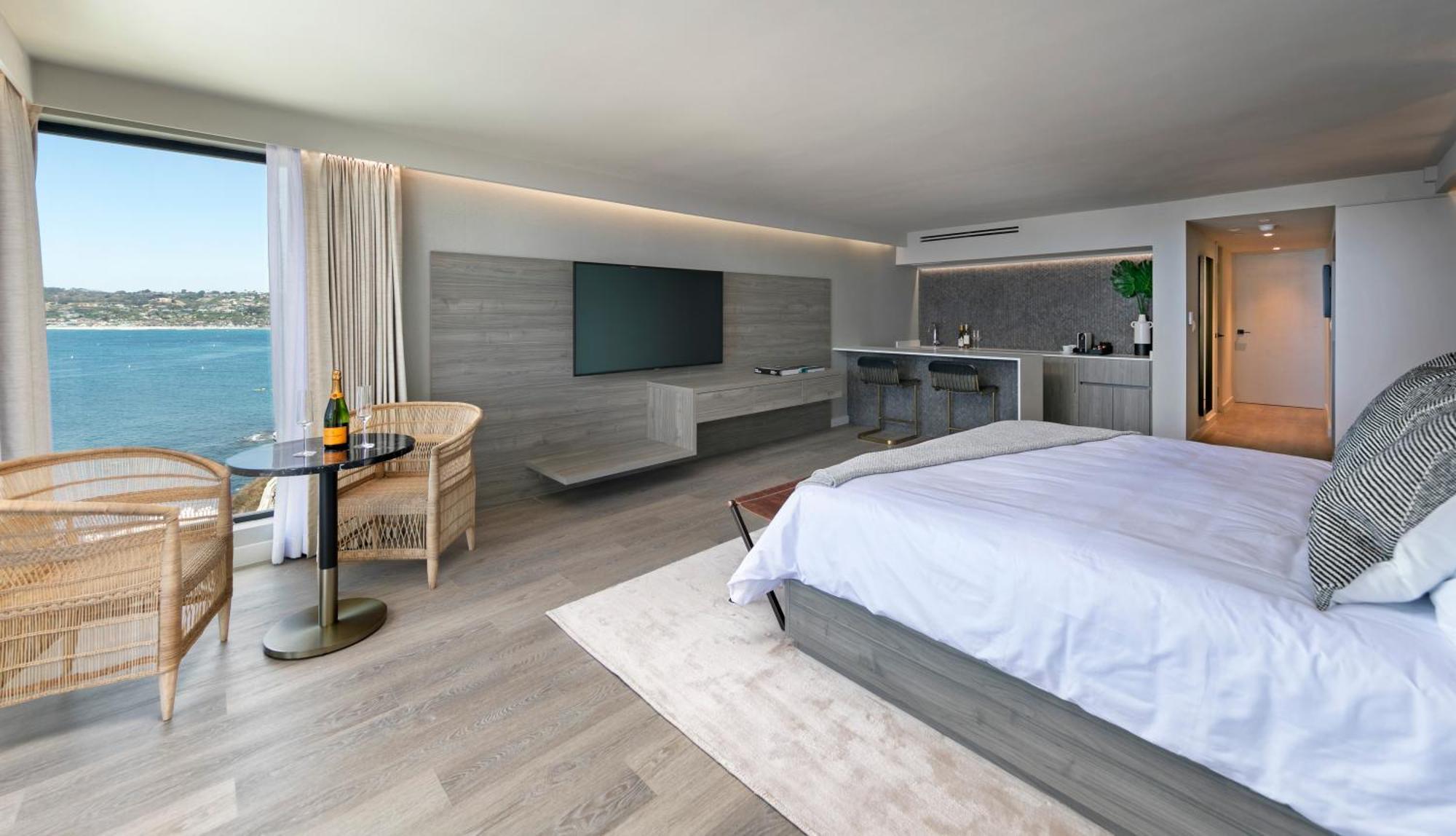 ALL NEW Pines Corner Penthouse Suite