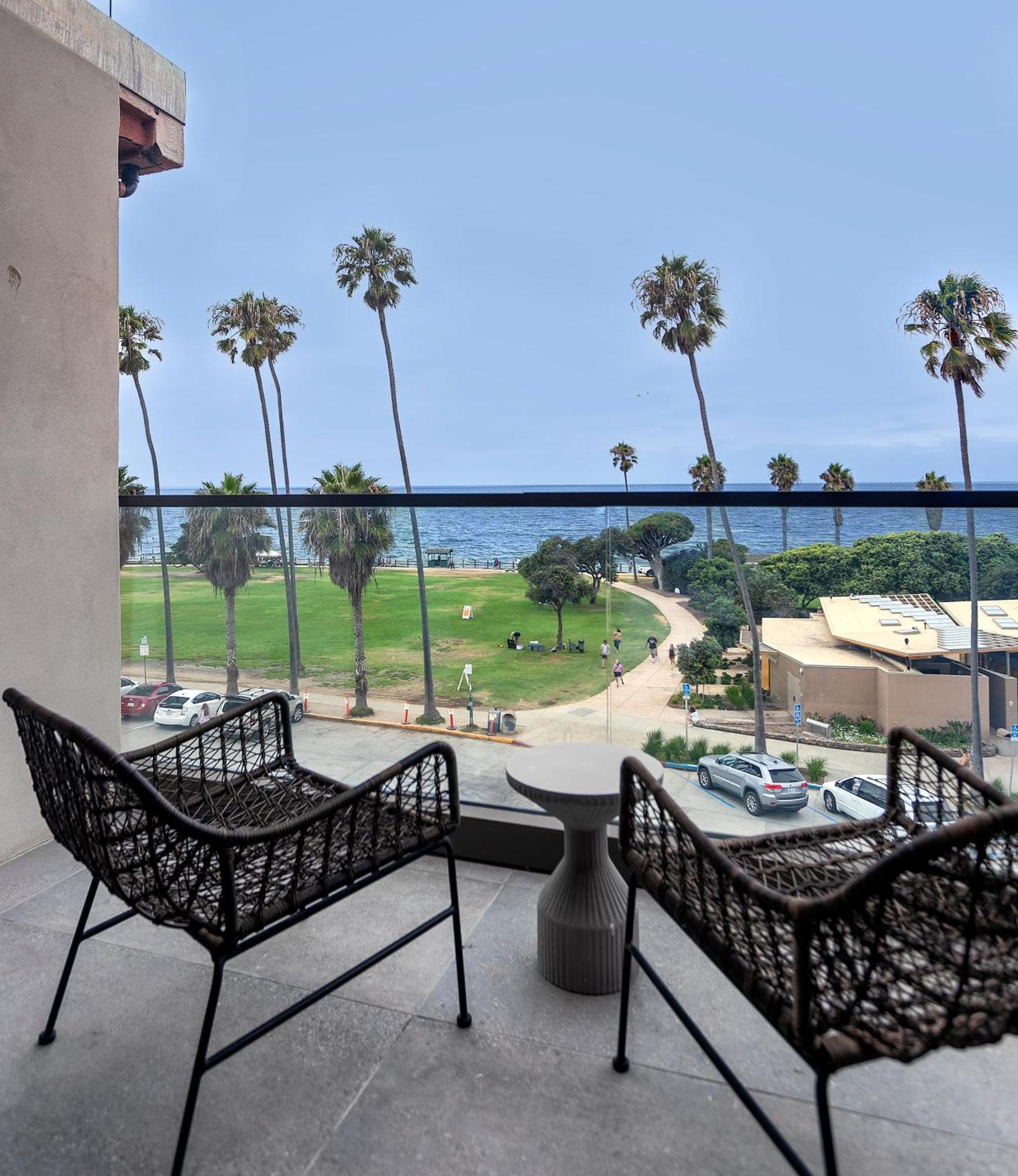 ALL NEW Shores Ocean View 2 Queen Room