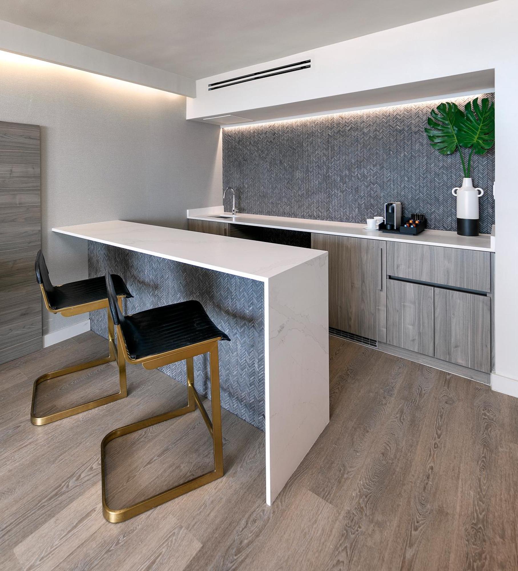 ALL NEW Pines Corner Penthouse Suite