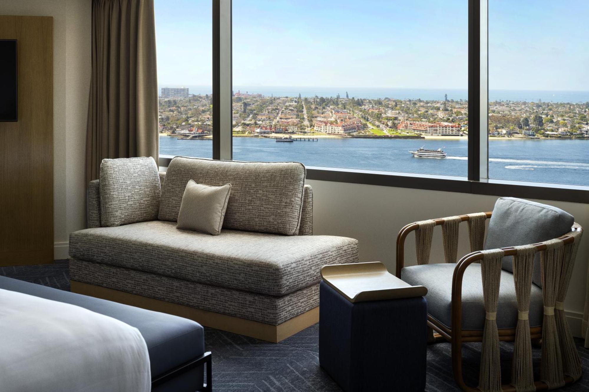 One-Bedroom Admiral King Suite