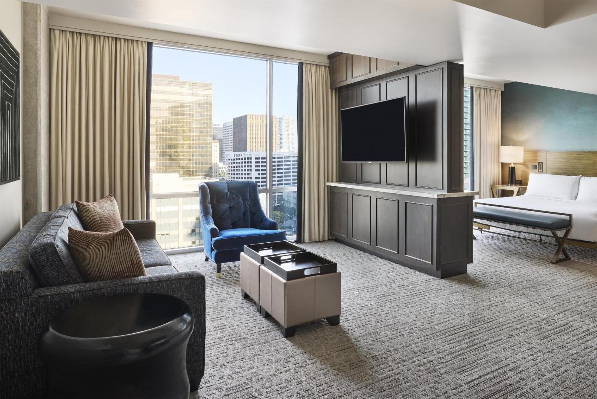 Junior King Suite City View
