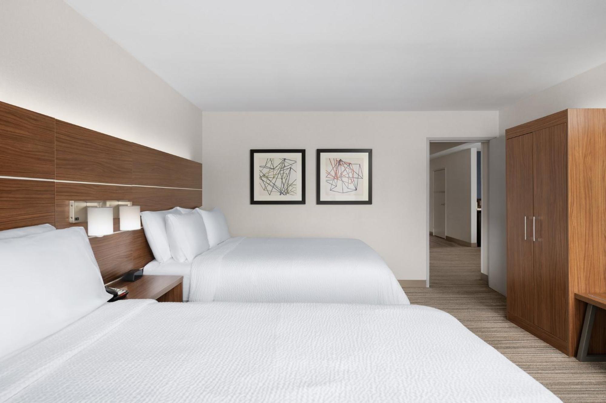 Suite with Two Beds - Non-Smoking