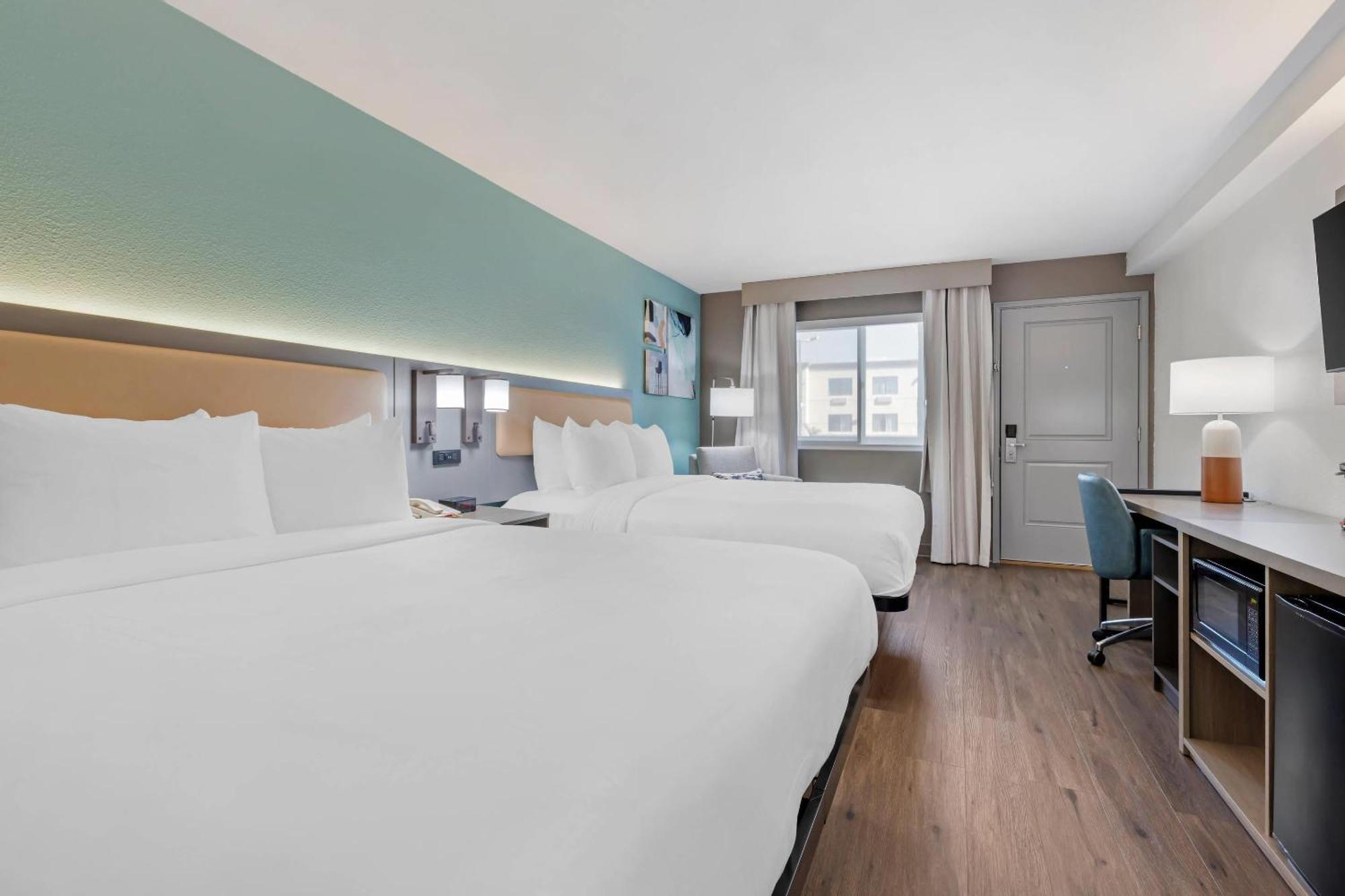 Two Queen Beds