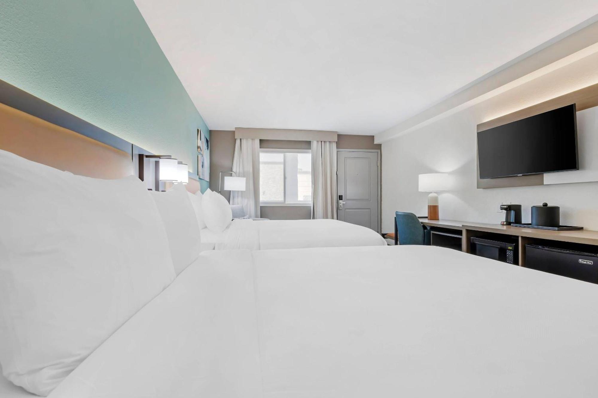 Two Queen Beds