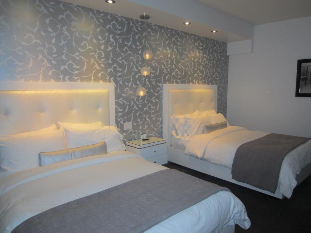 Queen Room Two Queen Beds,368669299:JPEG