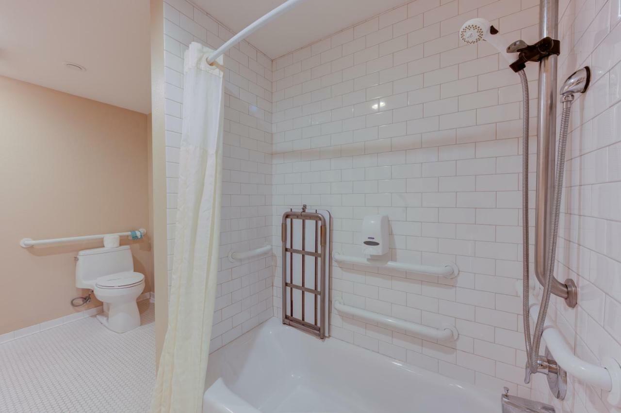 Accessible Junior Suite ADA