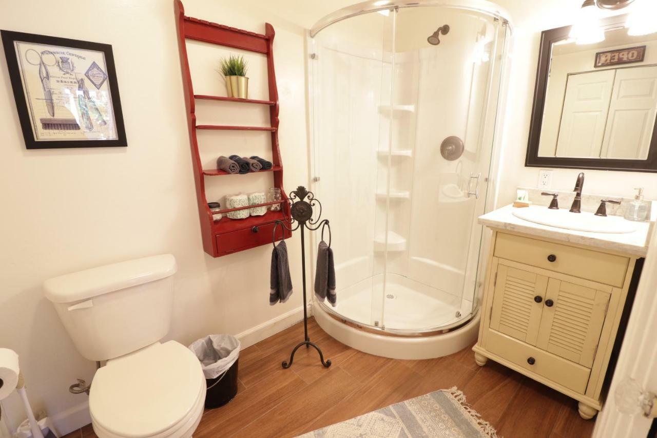 One-Bedroom Cottage