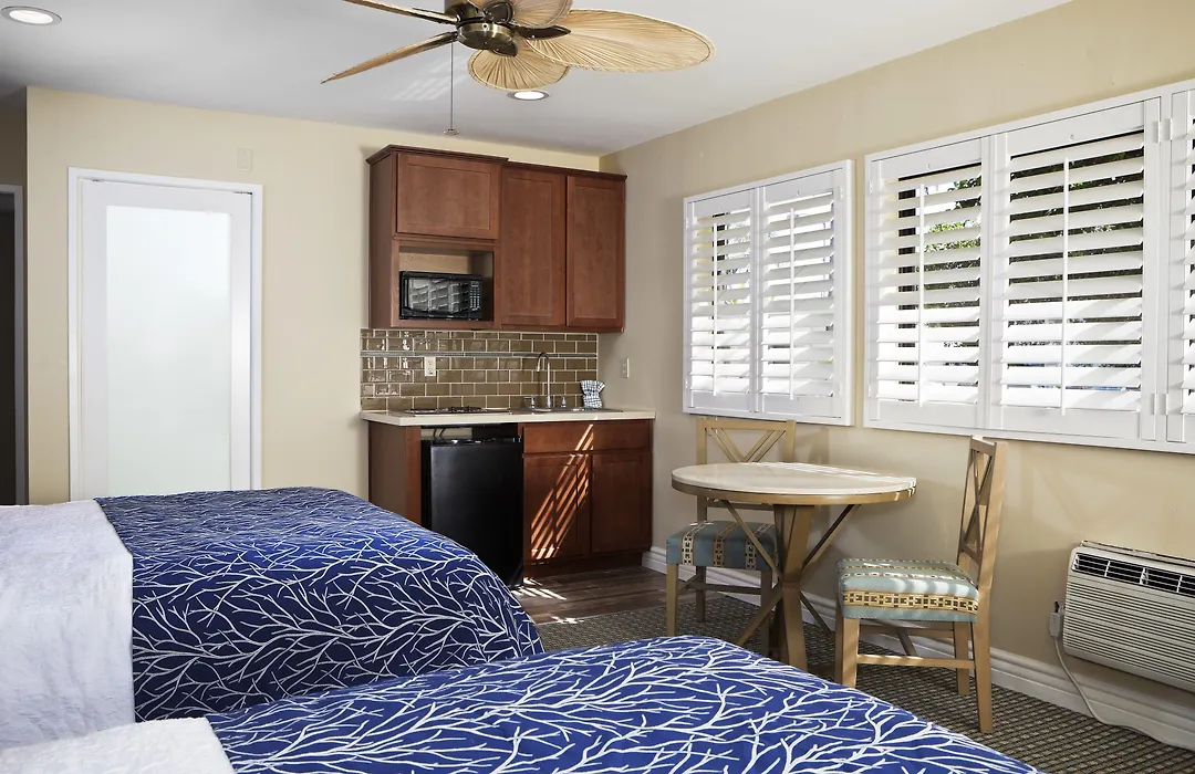 Pacific Shores Inn-1