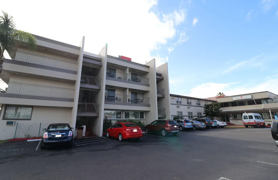 Ramada By Wyndham San Diego Airport-1