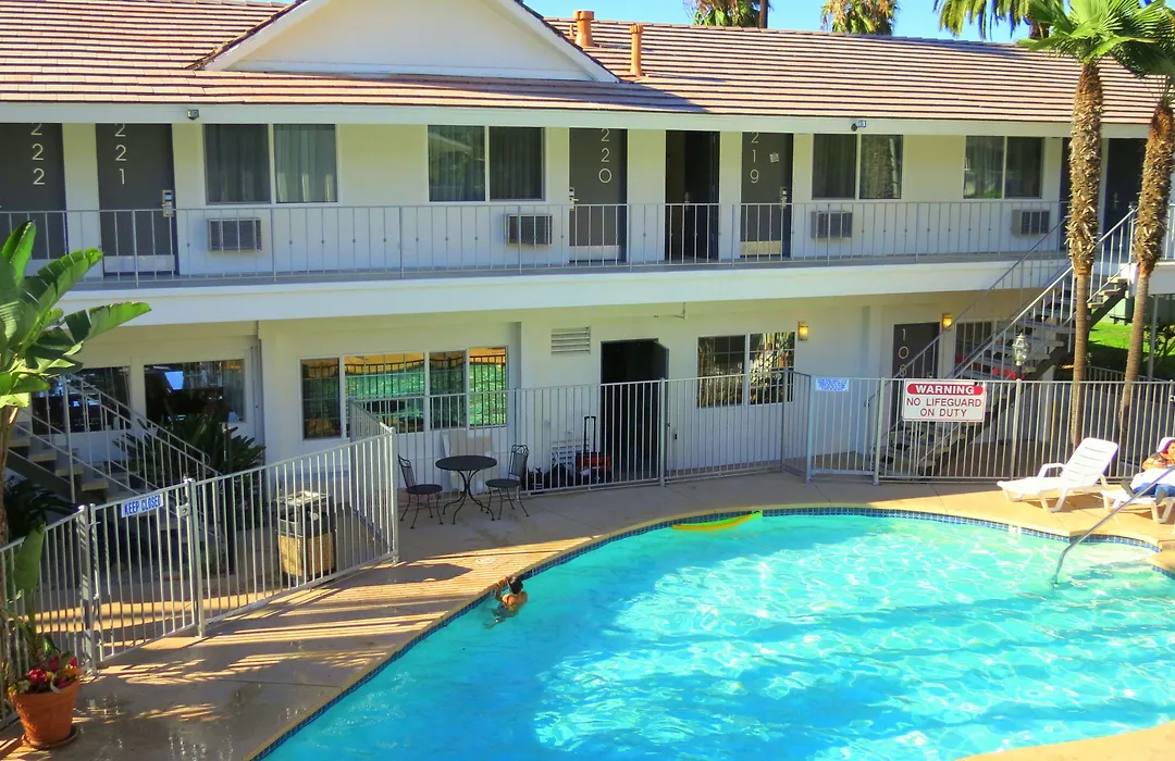 Hotel Iris - Mission Valley-San Diego Zoo-Seaworld-1