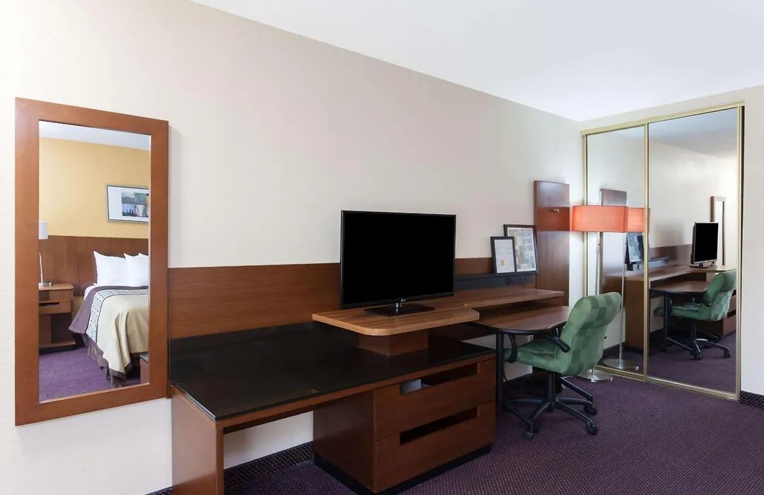 Days Inn By Wyndham Mission Valley-Sdsu-1