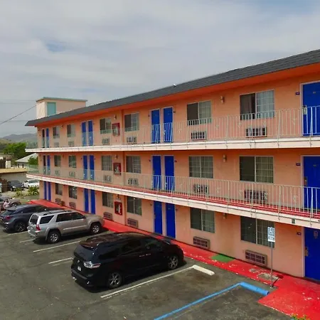 La Petite Rouge Motel-2