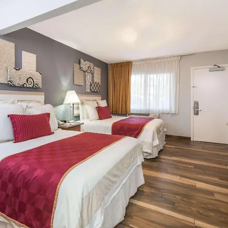 Ramada By Wyndham Near Seaworld / Mission Beach-2