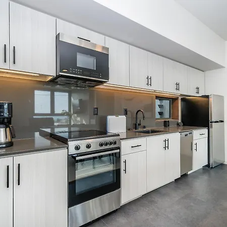 City24 Condo Hotel Little Italy Mission Hills-2