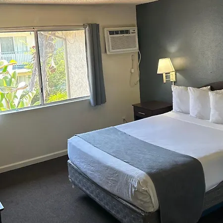 California Suites Hotel-2