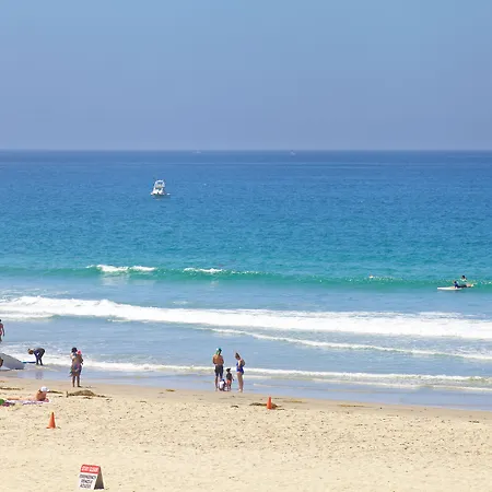 Surfer Beach Hotel-3