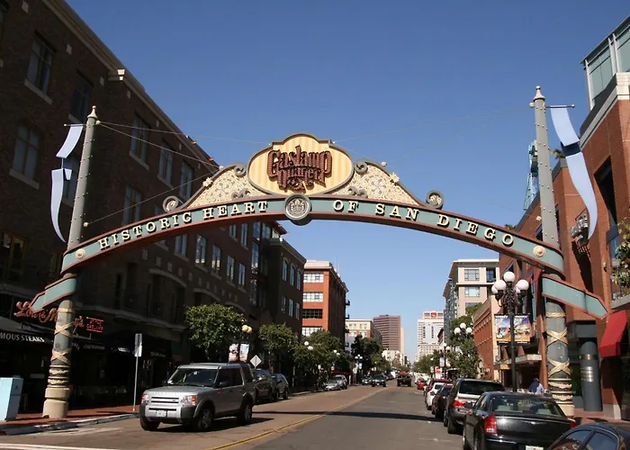 Hotels in San DiegoHampton Inn Downtown